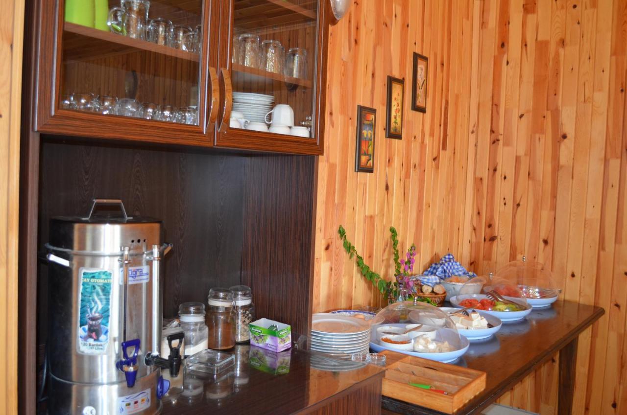 Tunays Pansiyon Bed & Breakfast Cirali Exterior photo