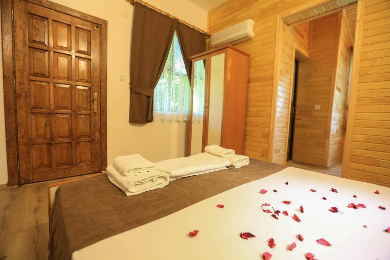 Tunays Pansiyon Bed & Breakfast Cirali Exterior photo