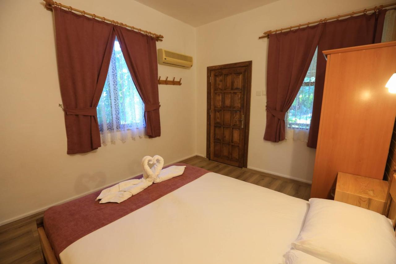 Tunays Pansiyon Bed & Breakfast Cirali Exterior photo